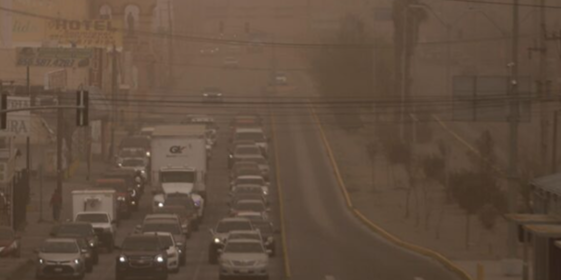 Viento y emergencias marcan fin de semana en Juárez; atienden 56 servicios