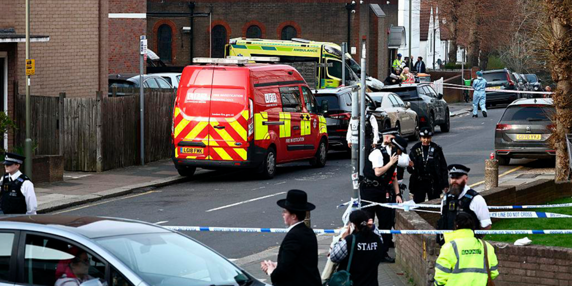 Ataque con cuchillo en Londres deja dos heridos; autoridades lo califican como antisemita