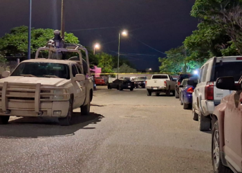 At.que arm.do deja tres personas s.n v.da y un her.do en el suroriente de Ciudad Juárez