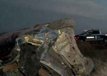 Mue.re joven tras volcadura en la carretera Anapra–Santa Teresa