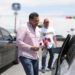 Cruz Pérez Cuéllar entrega 20 mil rosas a madres juarenses en distintos cruceros de la ciudad