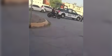 Arrestan a dos tras robo de vehículo y persecución que desató caos vial en Ciudad Juárez