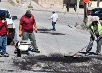 Obras Públicas intensifica labores de bacheo y reparación de vialidades en Ciudad Juárez