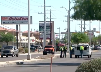 Ciclista mu.ere tras impactarse contra un árbol en El Paso, Texas