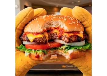 Carl’s Jr. celebra el Día de la Hamburguesa con Famous Star a solo un peso en México