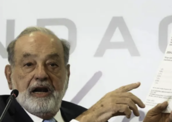 Carlos Slim propone cambios al sistema de pensiones y mayor edad laboral en México