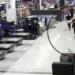Adolescentes apuñalan a cliente durante robo en supermercado en Chile; hay detenidos