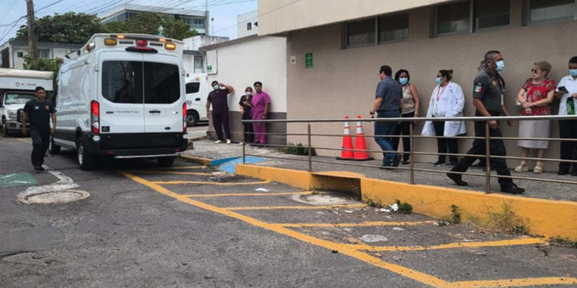 Explosión en laboratorio de la Universidad Veracruzana deja 22 estudiantes atendidos