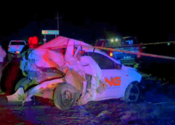 Robo de camioneta en Zapopan desata persecución con choques y volcadura