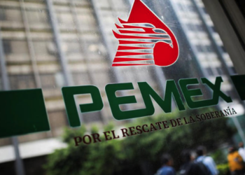 Muere trabajador tras explosión en refinería de Pemex en Oaxaca