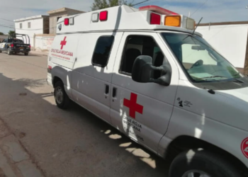 Madre entrega a su hijo a autoridades tras presunto robo a adulto mayor en San Pedro
