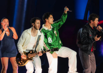 Jonas Brothers conquistan el Tecate Emblema con un show lleno de guiños a México