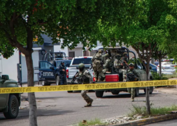 Muere agente de la Guardia Nacional tras ataque armado en hamburguesería de Aguaruto; hay tres detenidos
