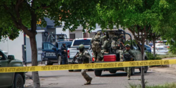 Muere agente de la Guardia Nacional tras ataque armado en hamburguesería de Aguaruto; hay tres detenidos