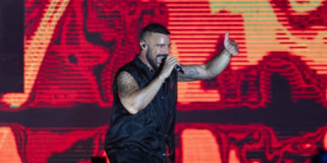 Lanzan gas lacrimógeno durante concierto de Ricky Martin; artista y asistentes son evacuados