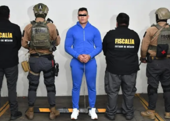 Capturan en el AICM a presunto líder criminal ligado a extorsiones en el Edomex