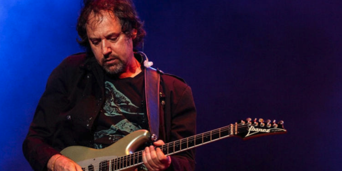 Alejandro Marcovich permanece en coma tras sufrir derrame cerebral