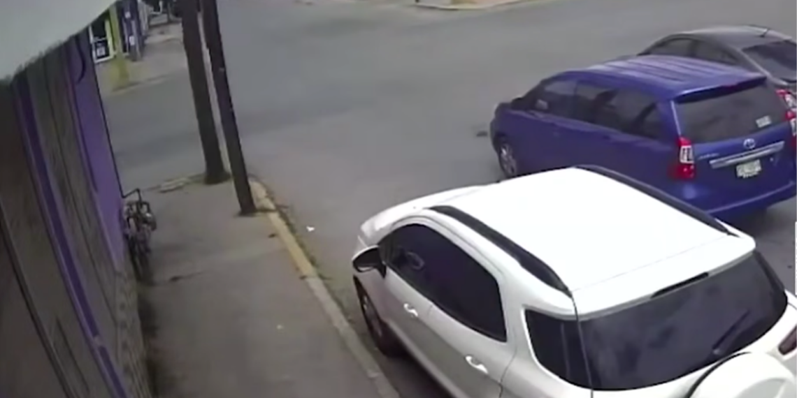 Cámara capta choque múltiple en cruce peligroso de la colonia Partido Romero