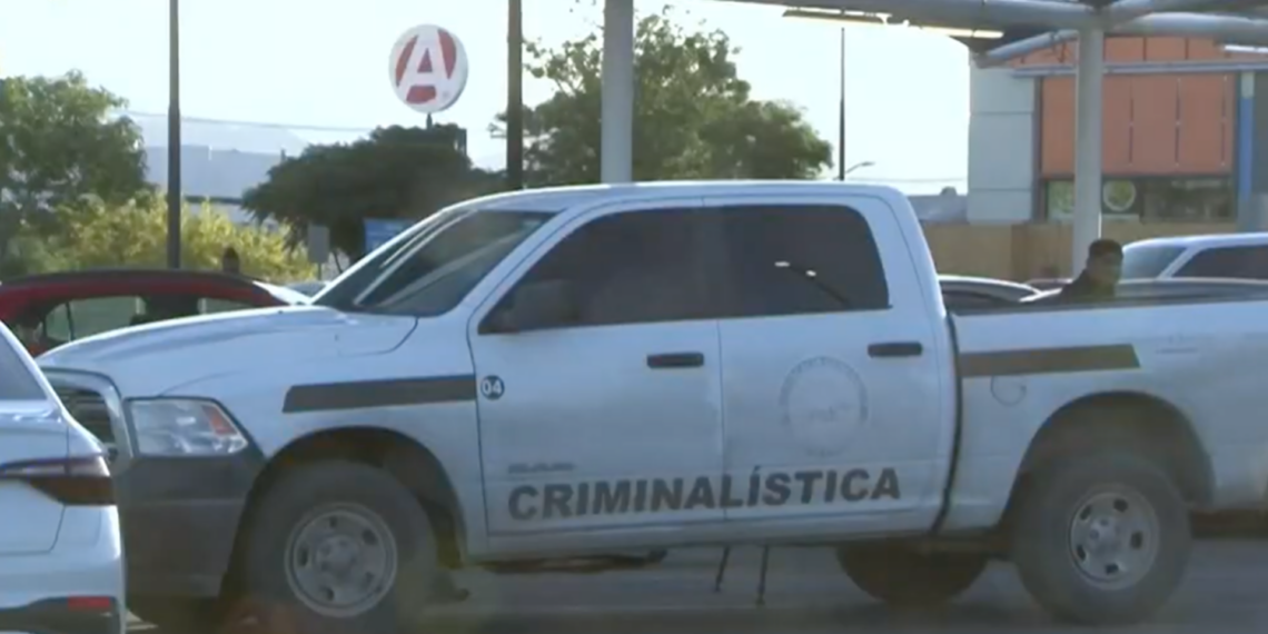 Ase.sinan a adulto mayor en estacionamiento de supermercado en Ciudad Juárez
