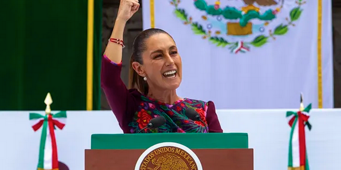 Yolett Cervantes recibe el boleto 00001 para el partido inaugural del Mundial 2026