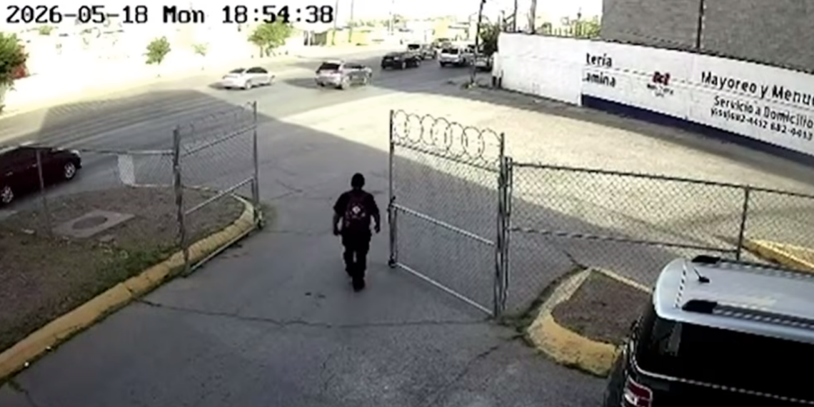 Espectacular persecución termina con choque y volcadura de presuntos roba.coches en Ciudad Juárez