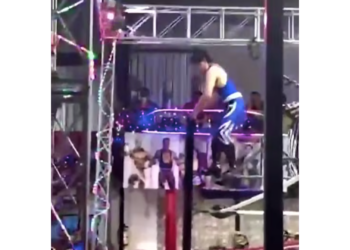 Captan los últimos momentos del luchador "Piloto Sui.cida" tras accidente durante función en Arena Internacional