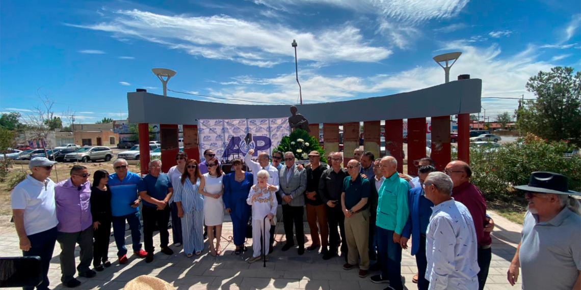 Plaza del Periodista honra la memoria de periodistas ases.inados y desapa.recidos en México