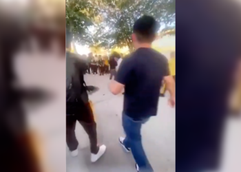 Riña estudiantil desata caos afuera de la Secundaria Federal 1 en Ciudad Juárez