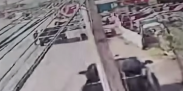 Captan en video ro.bo de camioneta Silverado en Riberas del Bravo
