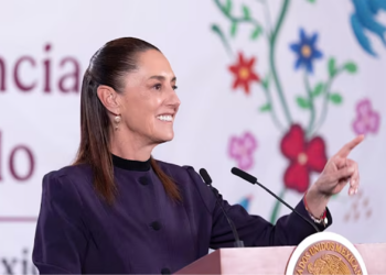 Sheinbaum confirma congelamiento preventivo de cuentas a 10 funcionarios señalados por EE. UU.
