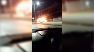 Se incendia camión de transporte de personal en el sur de Ciudad Juárez
