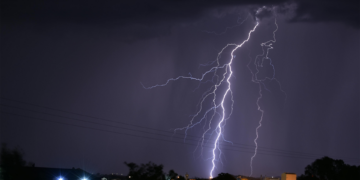 Posibles tormentas eléctricas ponen en alerta a Ciudad Juárez; Protección Civil pide extremar precauciones