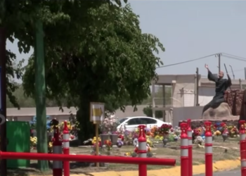 Dan último adiós a joven beisbolista y su novia en Ciudad Juárez; preparan homenaje póstumo