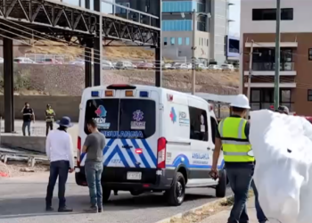 Mujer que vendía burritos resulta lesionada tras ser atropellada por un montacargas en Chihuahua