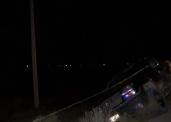 Mujer pierde la vi.da tras volcadura en Samalayuca; investigan discusión previa al accidente