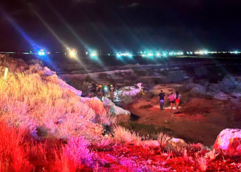 Conductor resulta gravemente lesionado tras volcadura en la carretera Ciudad Juárez–Samalayuca