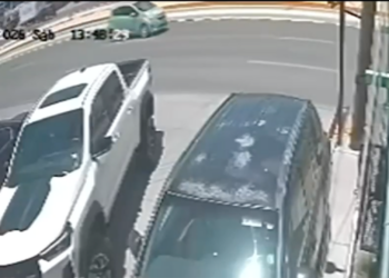 Cámara capta el momento en que ata.can a bala.zos a una pareja en Gómez Morín