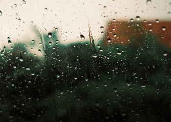 Se mantiene probabilidad de lluvias y ambiente fresco durante las primeras horas de este jueves