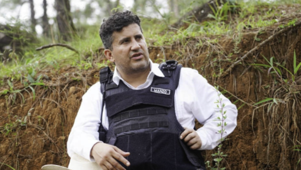 Detienen a policía estatal y a exfuncionario por presuntos vínculos con red cri.minal ligada al caso Manzo