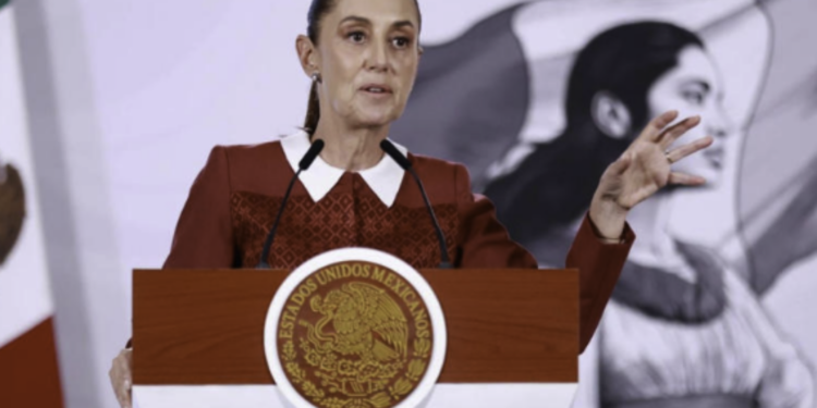 Sheinbaum rechaza que etiquetado de medicamentos gratuitos sea propaganda gubernamental