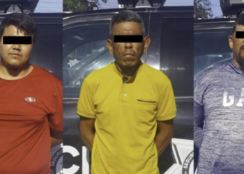 Detienen a cuatro presuntos estafadores tras exigir 16 mil pesos por reparación de un vehículo