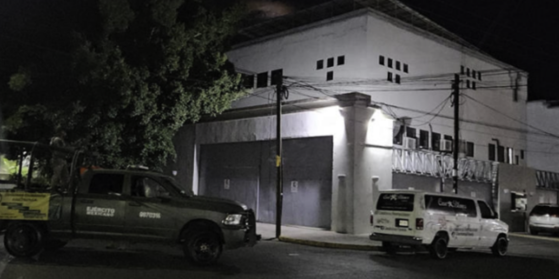 Ataque armado en funeraria de Culiacán desata persecución; un presunto agresor murió y otro fue detenido