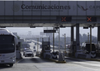 Taxista asalta caseta y atropella a elemento de la Guardia Nacional durante su huida en Celaya