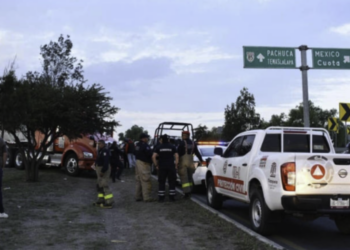 Persecución de tráiler robado deja varios vehículos dañados en la México-Pachuca
