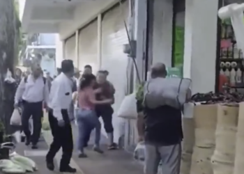 Detienen a dos mujeres tras protagonizar pe.lea por presunta infidelidad en calles de Villahermosa