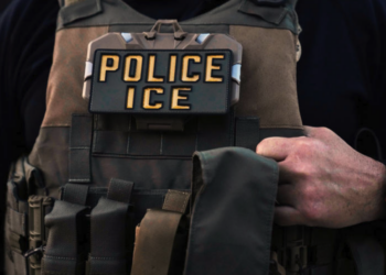 Estados Unidos ordena deportar a extranjeros que participen ilegalmente en elecciones