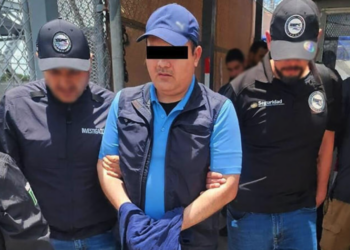 Detienen a funcionario aduanal investigado por delin.cuencia organizada