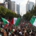 Detienen a aficionados por consumir alcohol en la vía pública tras festejos por triunfo de México