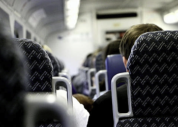 Teléfono se incendia durante vuelo hacia Las Vegas y provoca emergencia a bordo