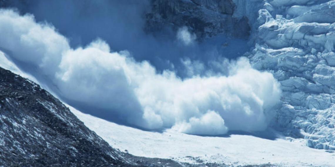 Montañista mexicano y su esposa mueren sepultados por avalancha en Perú